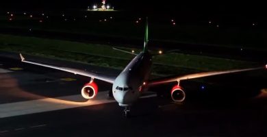 Primer avión de Bukele despega con 51 toneladas de ayuda para Colombia tras el terremoto