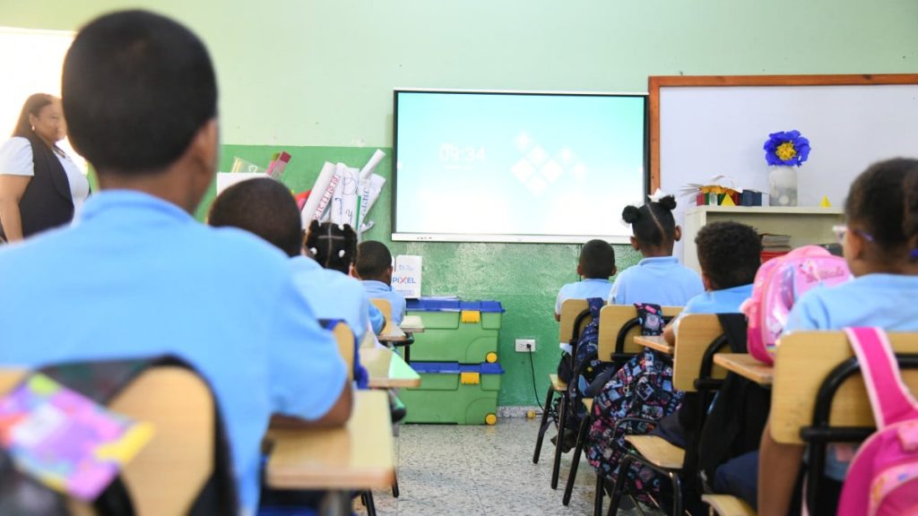 Gremios alertan que el próximo año escolar será el «peor de la historia» por falta de aulas y escuelas en ruinas