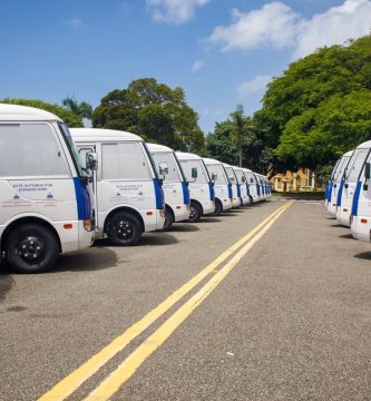 Entregan 40 nuevos autobuses para el transporte de estudiantes universitarios