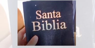 Su gato, su Biblia y su gorro: lo que una niña eligió llevar ante una emergencia