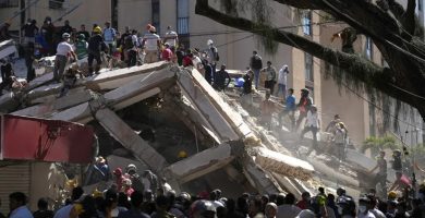Sube a 265 la cifra de muertos por terremoto en Colombia