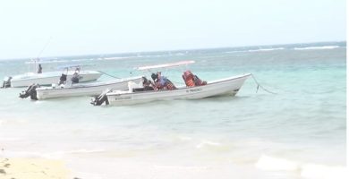 Dueños de embarcaciones turísticas piden rompeolas para proteger sus naves en Las Terrenas