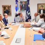 SNS y Colegio Médico pactan control de horarios y mejoras para pasantes