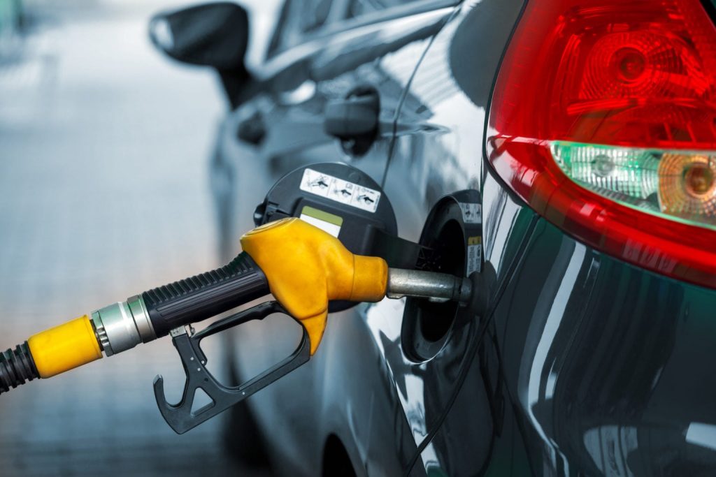 Gobierno aumenta RD$3 a la gasolina y al gasoil regular