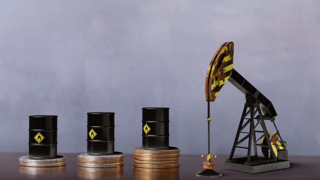 Petróleo de Texas sube 1.4 % y alcanza los US$82.40 por barril ante tensión entre EE.UU. e Irán